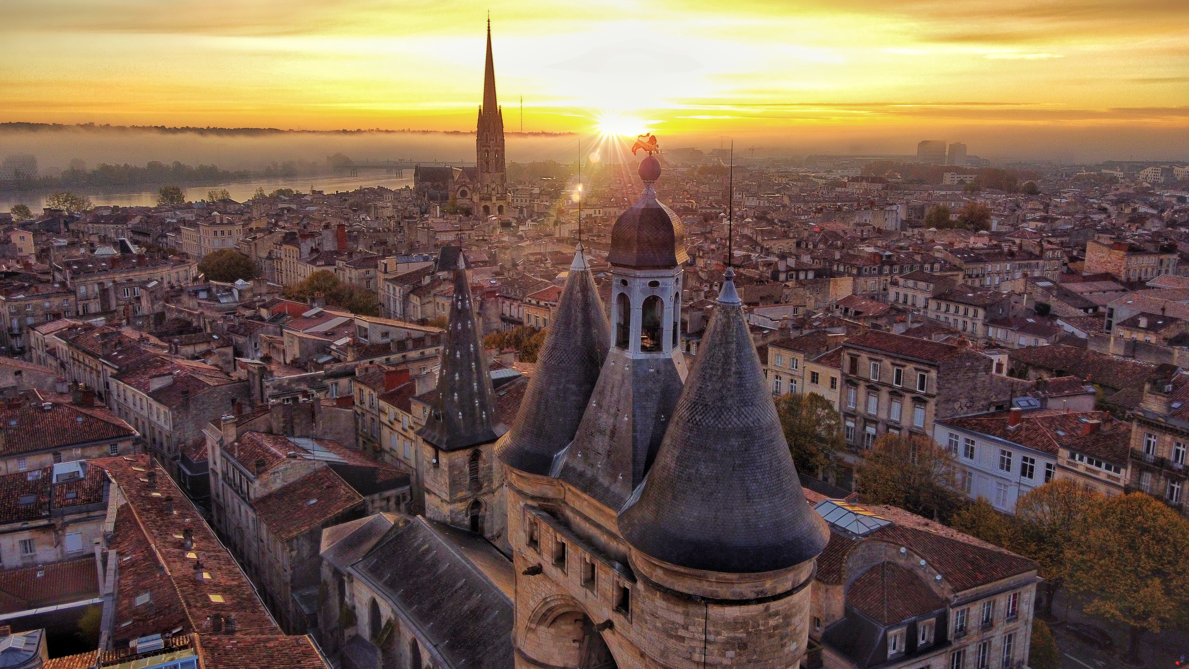 Lever de soleil sur Bordeaux