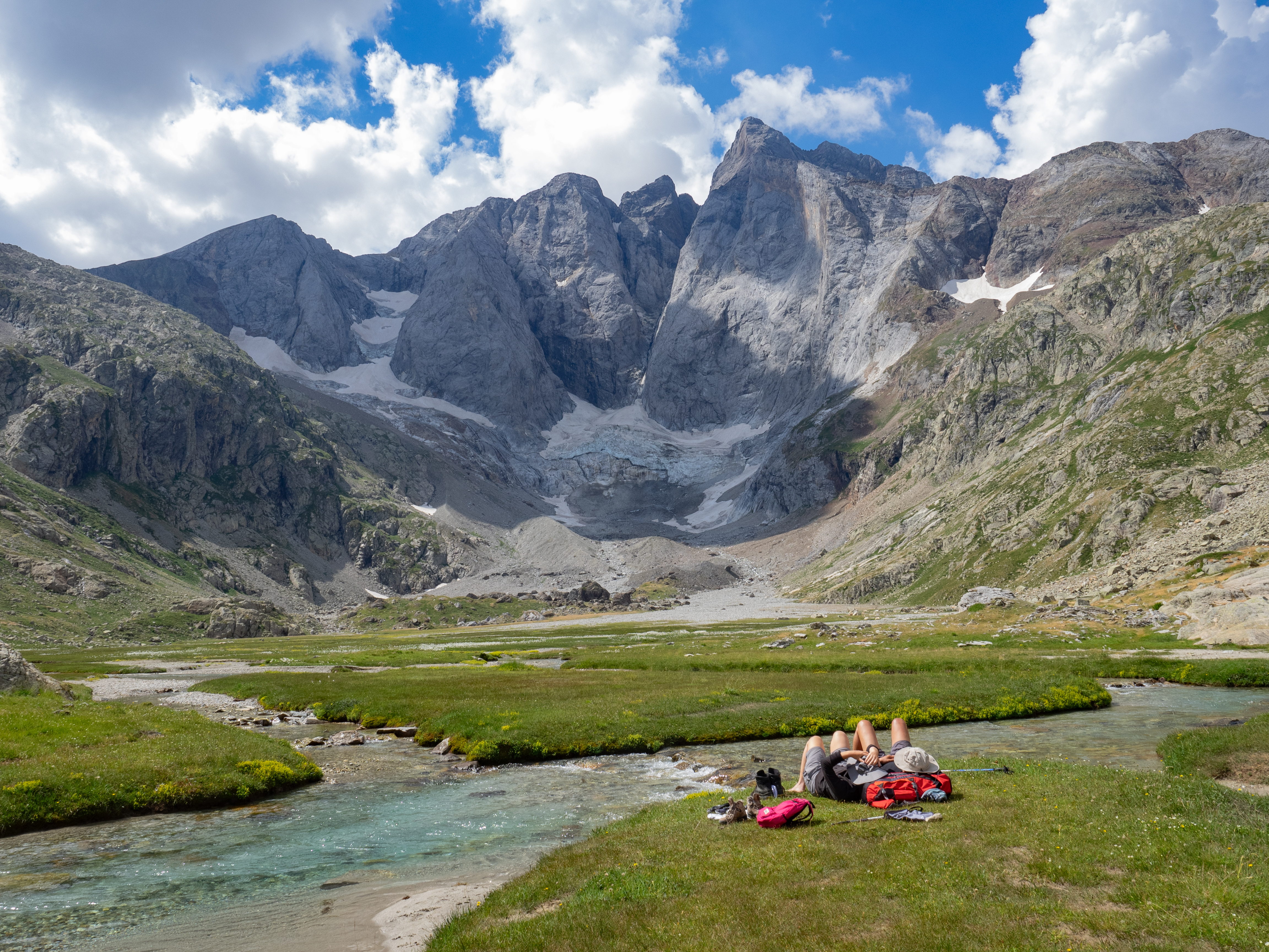 Face au Vignemale depuis le refuge des Oulettes