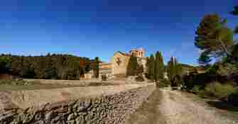 Fontfroide AdobeStock