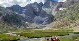 Face au Vignemale depuis le refuge des Oulettes