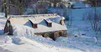 Neige grange en Val d'Azun