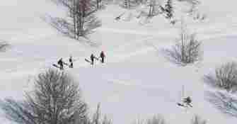 Raquette Neige grange en Val d'Azun